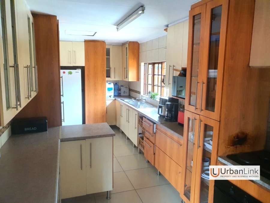 6 Bedroom Property for Sale in Safari Gardens North West